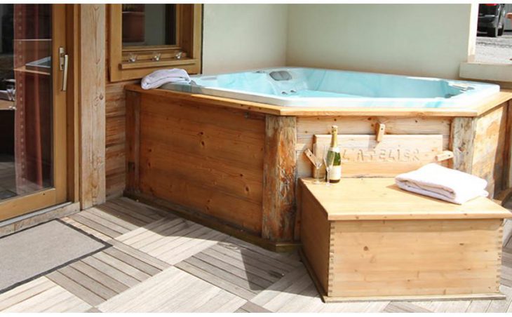 Chalet Atelier, Morzine, Hot-tub